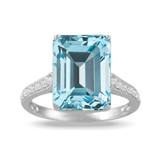 18ct White Gold 8.37ct Blue Topaz Ring With Diamond Set Shoulders